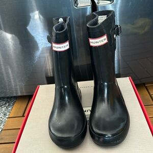 Hunter boots in size 10 shiny black